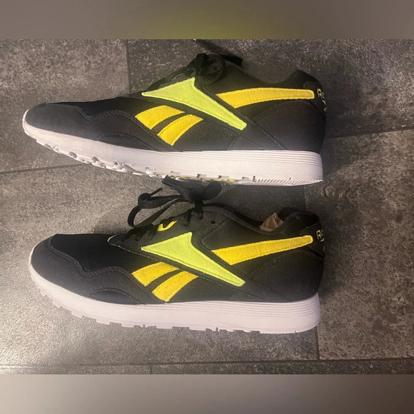 Cass* Reebok Riptide Black and Yellow Running Shoes - Picture 5 of 10